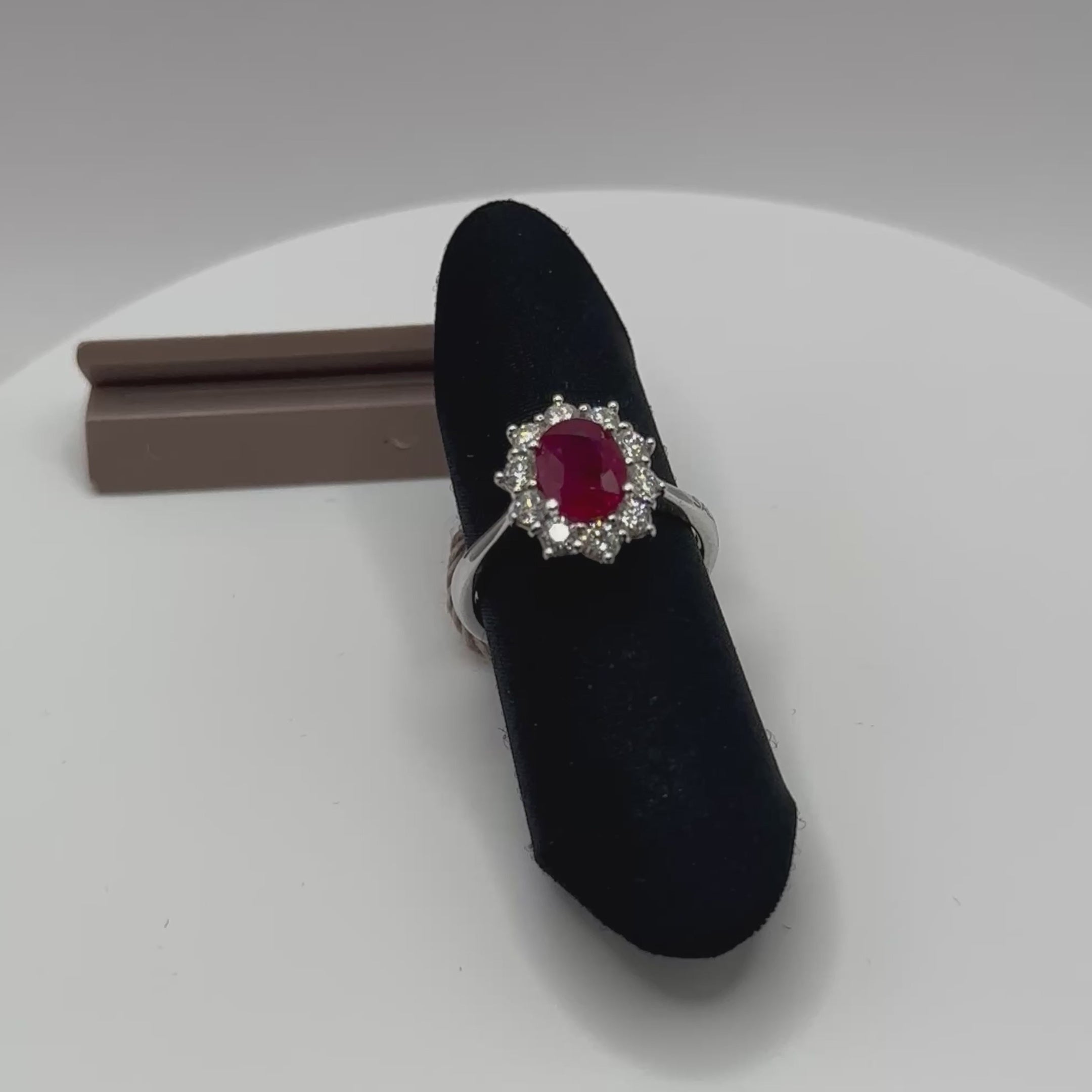 Anello Hrd in Oro Bianco 18kt con Rubino e Diamanti